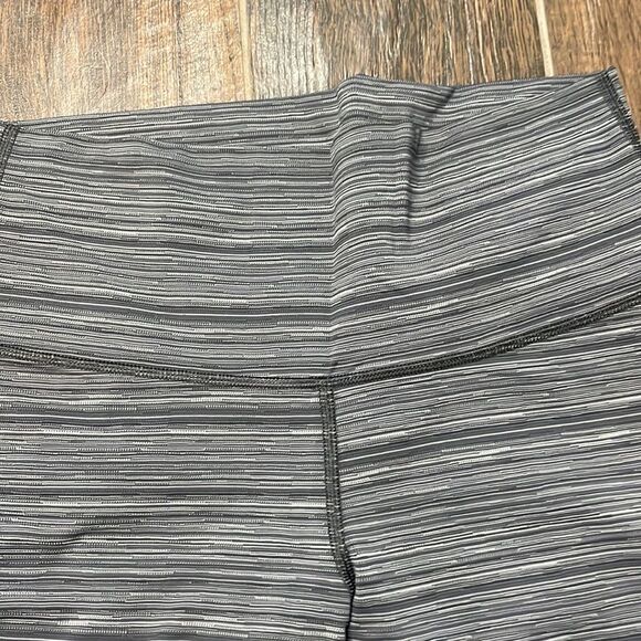 🧘‍♀️ Cropped Lululemon Leggings - Size 8 - New Without Tags - Picture 2 of 4